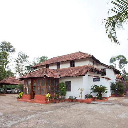 Sardar Bahadur'S Heritage Bungalow Estate Stay Napoklu Zewnętrze zdjęcie