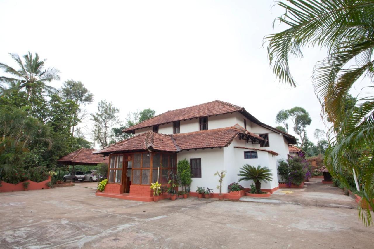 Sardar Bahadur'S Heritage Bungalow Estate Stay Napoklu Zewnętrze zdjęcie