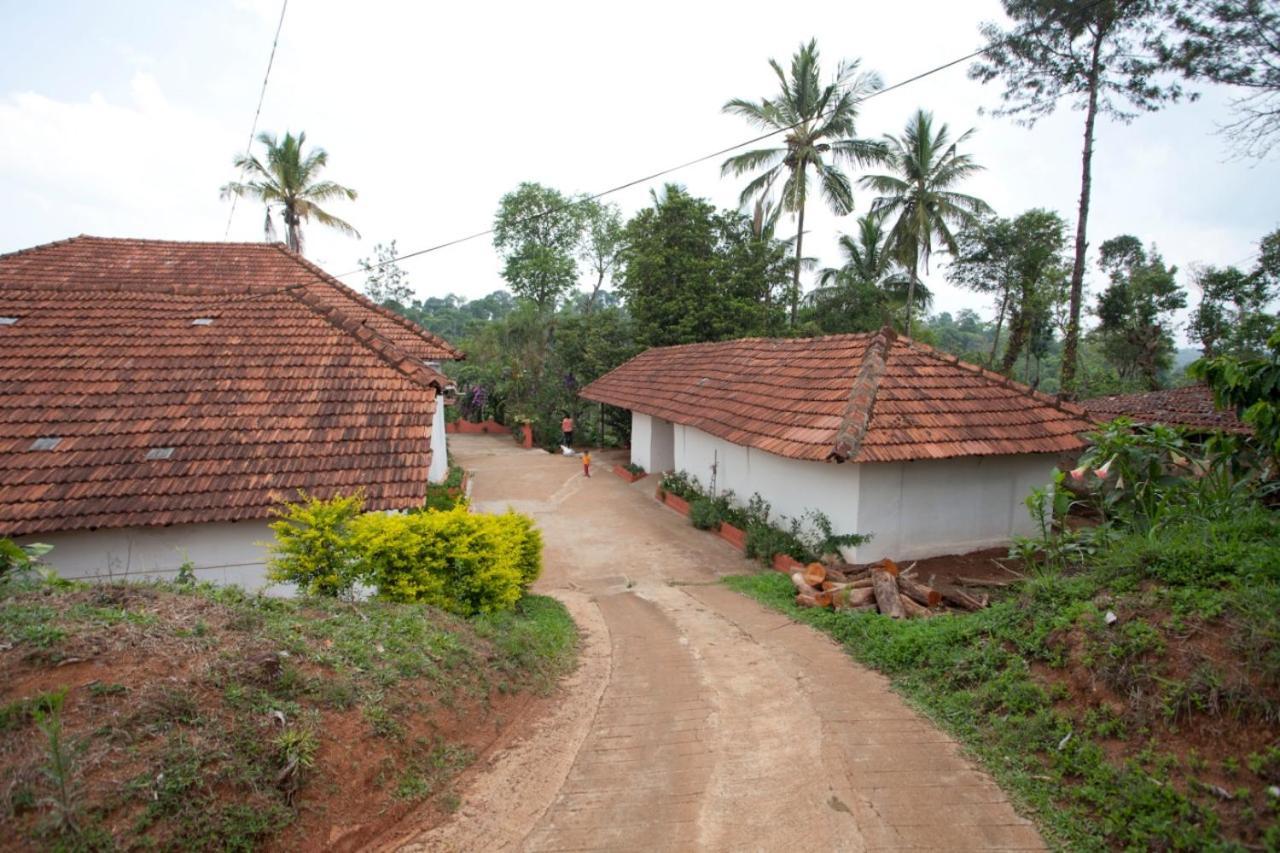 Sardar Bahadur'S Heritage Bungalow Estate Stay Napoklu Zewnętrze zdjęcie
