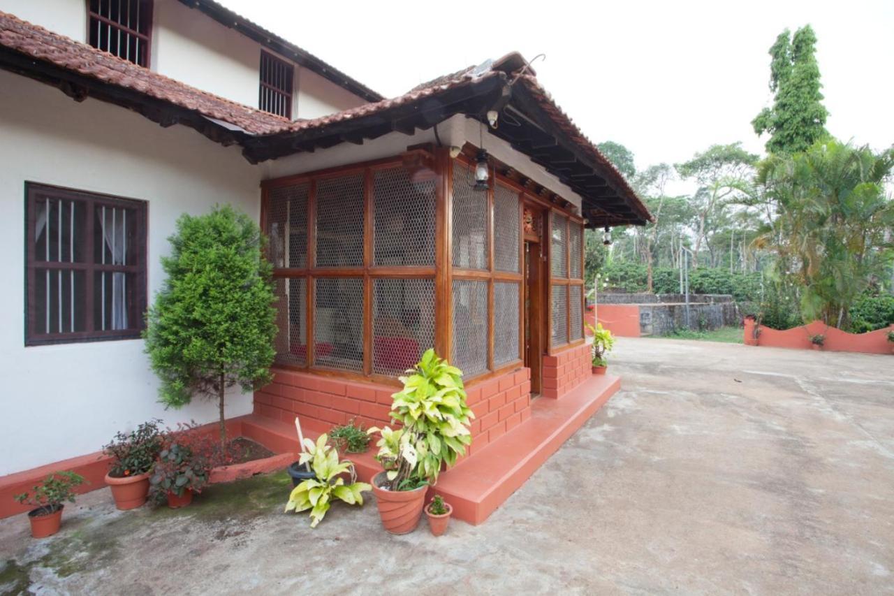 Sardar Bahadur'S Heritage Bungalow Estate Stay Napoklu Zewnętrze zdjęcie